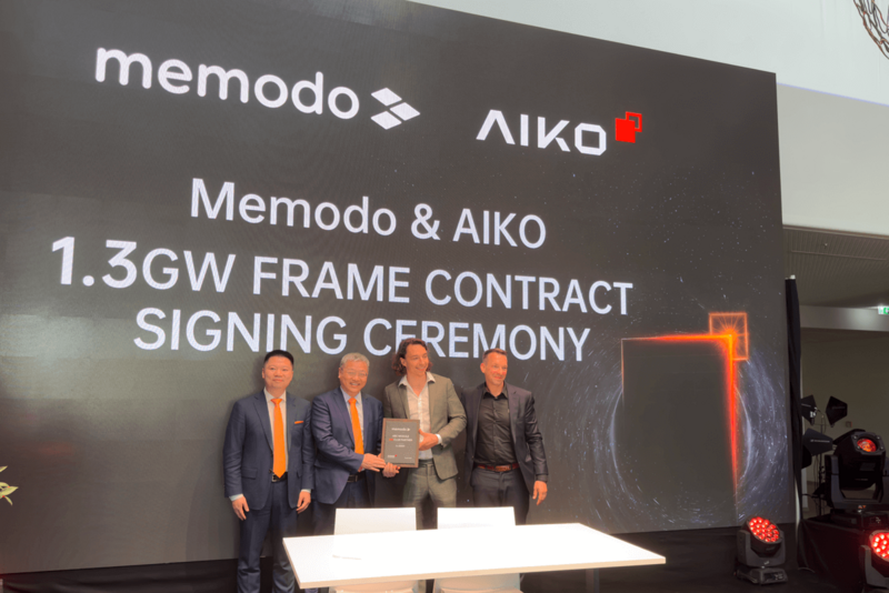 AIKO Solar firma del contratto